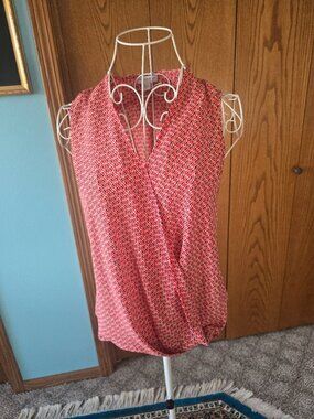 Carolina Belle Montreal Draped Sleeveless Blouse – Size S – Red/Black Geometric-